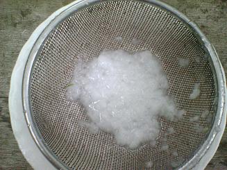 ひまわり油50gを水500ccに加えた試験サンプルの試験8時間後
